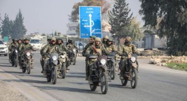 Şam'da Merkez Bankası yağmalanıyor