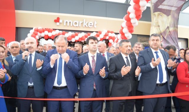 GEDİZ BELEDİYESİ’NE AİT AKARYAKIT İSTASYONU HİZMETE GİRDİ, İLK POMPA BAŞKANDAN