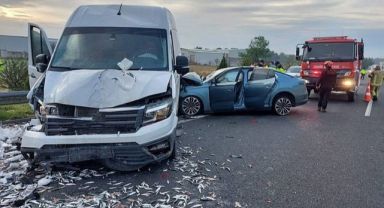 İzmir'de zincirleme trafik kazası: Ölü ve yaralılar var