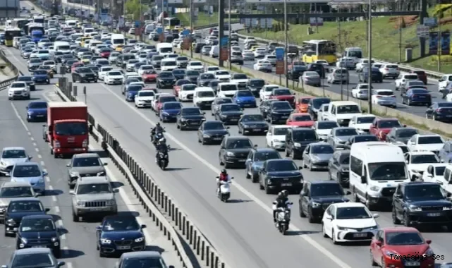 Trafikte yeni dönem başlıyor: Kurallara uymayanın hem ehliyeti hem aracı gidecek