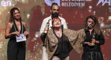 Usta oyuncu Bilge Şen: Yukarıdakiler 2 milyon alırken biz 5-6 bin alıyoruz