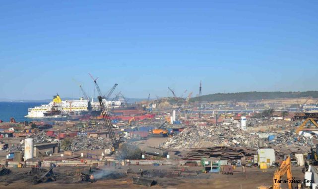 Aliağa Gemi Söküm Bölgesi’nde iş kazası: 1 işçi hayatını kaybetti