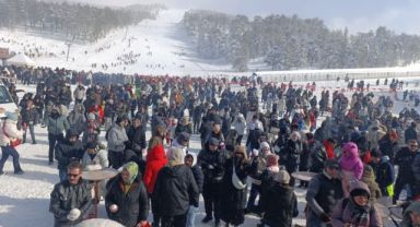 GEDİZ MURAT DAĞI’NDA İL KEZ DÜZENLENEN FESTİVALDE 10 BİNLER BULUŞTU