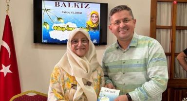 İzmir’deki feci kazada ağır yaralanan yazar yaşam mücadelesini kaybetti