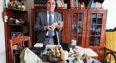 SALİHLİLİ MADEN TEKNİKERİ 35 YILDA İNANILMAZ BİR DOĞALTAŞ KOLEKSİYONUNA SAHİP OLDU 