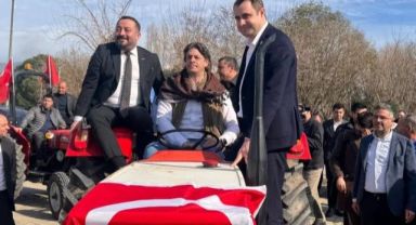 CHP'li Solakoğlu'ndan hükümete traktör üzerinde 