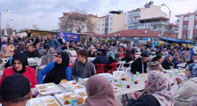 AK PARTİ GÖNÜL SOFRASI BU KEZ KÖPRÜBAŞI’NDA KURULDU