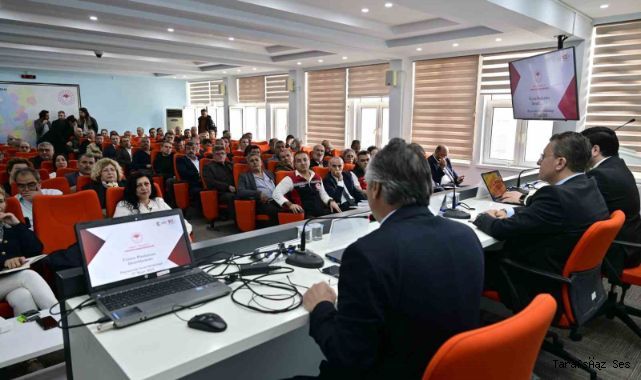 Hayvancılık sektör değerlendirme toplantısı İzmir'de gerçekleştirildi.