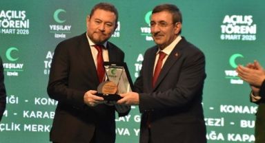 Nazım Torbaoğlu, Cumhurbaşkanı Erdoğan'ın ardından Cevdet Yılmaz'dan da plaket aldı