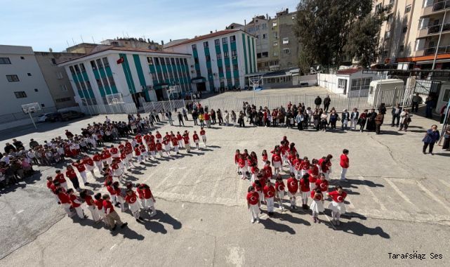 Sessizliğin İçinde Yükselen İstiklal Marşı: Balçova'da Anlamlı 12 Mart Etkinliği